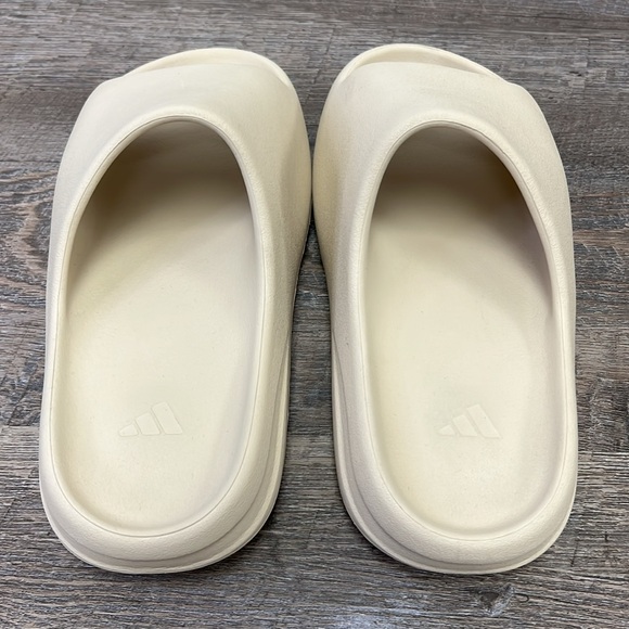 SOLD IN STORE Adidas Originals Men’s Yeezy Slide -Bone Size 9 - Picture 3 of 11